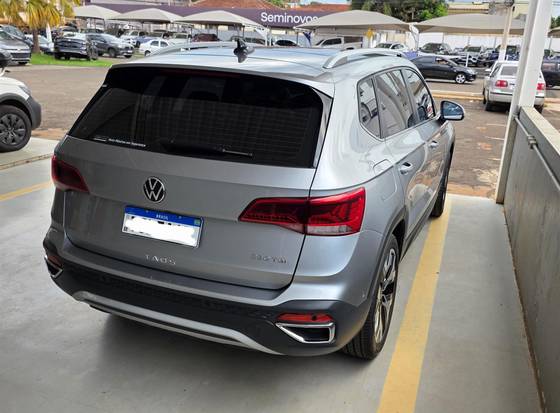 VOLKSWAGEN TAOS 1.4 250 TSI TOTAL FLEX HIGHLINE AUTOMÁTICO